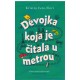 Devojka koja je čitala u metrou